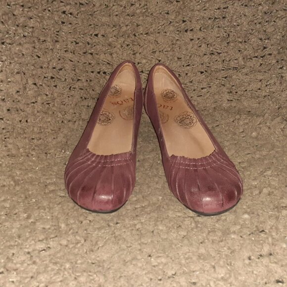 TAOS-Calypso-Burgundy Red Leather Slip On Pumps-Ruched Toe-Sz 38-Near Mint - Picture 3 of 7